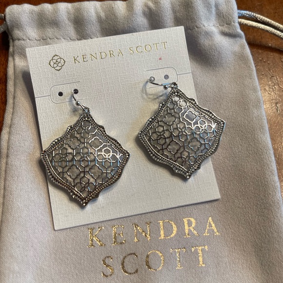 Kendra Scott Kirsten Earrings in Silver - Picture 2 of 6